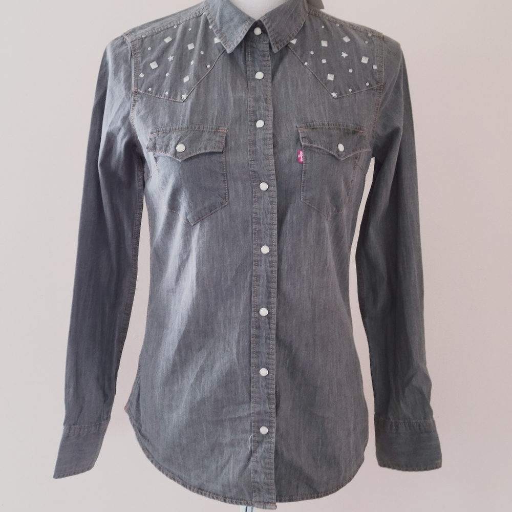 Levi's Gray Button Down Shirt with White Accents